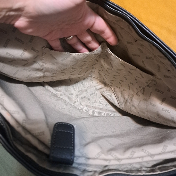 Roots Faux Leather Black Laptop / Tote Bag - Picture 5 of 7